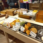 どんぐり - メニュー　陳列棚