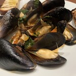 ワインとイタリア料理 141 - 三陸ムール貝のワイン蒸し