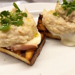 ワインとイタリア料理 141 - バッカラとタレッジョチーズのブルスケッタ