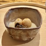 温石 - あさはた蓮根の揚げ団子、キノコ　白味噌でいただきました。