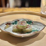 温石 - 鯵の胡瓜巻き、梅肉添え　いつまでも続く美味しさ♡