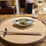 温石 - 折敷の上の佇まいも好み