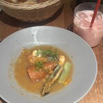 ポワンエリーニュ - 鯛と海老のブイヤベース風(¥2,400)