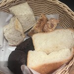 ポワンエリーニュ - 左前：ショコラ　右奥：あずき