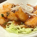 雅苑酒家 - 海老チリは海老ぷりぷりでソースは美味い