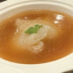 雅苑酒家 - フカヒレの姿煮は味わい淡白