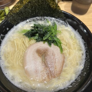 横浜家系ラーメン一蓮家_1