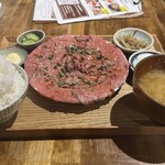 ビストロ炭焼肉酒場 チキンレッグ 中野店 - 