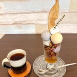 ファヴォリ - アールグレイ　お芋さんパフェ