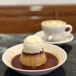 anea cafe 松見坂 - 『生キャラメルと岩塩の固めプリン¥820』 『CAFE LATTLE¥700』