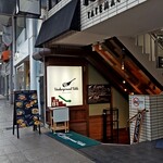 Underground Table - 店舗外観