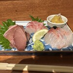 魚屋の立呑み かたふり - 