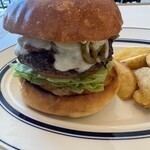 THE CHEESE BURGER - 料理写真: