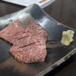 スタミナ苑 - 上赤身　ワサビで食べると激ウマ