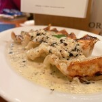 スタンドシャン食 TOKYO恵比寿 Champagne & GYOZA BAR - 