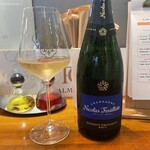 スタンドシャン食 TOKYO恵比寿 Champagne & GYOZA BAR - 