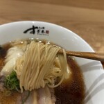 らぁ麺 すぎ本 - シルキーな細麺がマッチ！