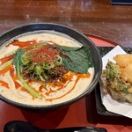 うどん工房かたつむり - 【濃厚坦々うどん】&【パクチーと海老のかき揚げ】