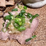 炭火焼肉 たくみ - 低温調理のタン