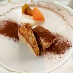 La Aerny Marris - ティラミス、パイ、フルーツ