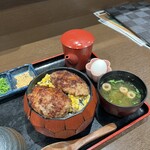 肉食家さんのハンバーグ にくきゅうグリル - 
