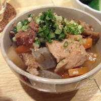 里葉亭 - 和牛のもつ煮込み。臭みがない。