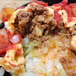 沖縄食堂 やんばる - オムタコライスの中身