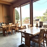 川十 - 店内テーブル席