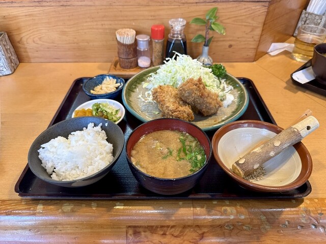 とんかつ しお田>