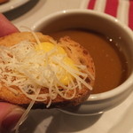 ローブリュー - アイオリソースとチーズとバゲットをつけて