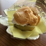 さつまいも農カフェきらら - おいもシュークリーム　税込275円　　　　　　　　　芋の種類は安納芋と紅ゆうま