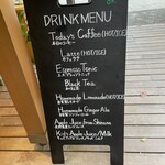 Hygge by ØC - 店舗前の看板