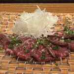 SUMIBI STEAK 藤間 - 黒毛和牛のタタキ