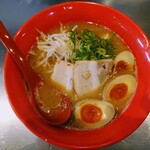 中華そば 九龍 - 料理写真:令和7年11月 ランチタイム(11:30〜14:30)
九龍ラーメン 税込890円
味玉トッピング 税込130円