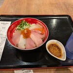海鮮丼の駅前 - 