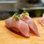 寿し辰 - これ、マグロじゃなくて鰹ですよ！食通にこそ食べてほしい鰹ハラモ握り♪(≧∀≦) ⟡₊⋆
                                香りは鰹なのに、味と甘み、食感はマグロのトロみたいなんです♡♪(●´д｀●´д｀●´д｀●)♡