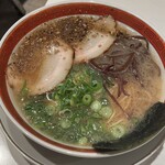 濃厚豚骨 くまめん - 