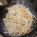 岡山ジンギスカン結 - 冨士麺ず工房焼きそば特注麺550円