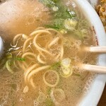 ふくちゃんラーメン - 中細麺の茹で具合、完璧
