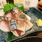 とんとんびょうし - しめ鯖炙り(780円)