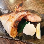 とんとんびょうし - ぶりかま塩焼き(680円)