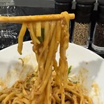 麺処 ゆずラボ｡ - 黄色いフィットチーネの様な三河屋製麺製のピロピロ平打ちストレート麺