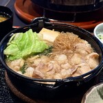 炭火焼肉くらた - 牛ホルすき・肉増し定食(\1,500)