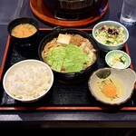 炭火焼肉くらた - 牛ホルすき・肉増し定食(\1,500)