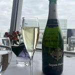 東京會舘 銀座スカイラウンジ - セグラ ヴューダス ブルート レゼルヴァ（Cava/Spain）