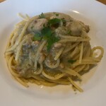 Caliner - 里芋とブロッコリーのラグーソースパスタ