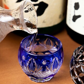 サクサク衣の串揚げと月替わりの鮮魚、日本酒フェア
