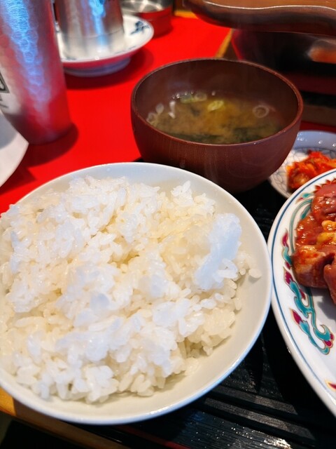 Shokuniku Kojou Chokuei Yakiniku Horumon Guam Honten photo 3