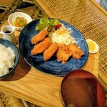 etre - ヒレカツと鶏からあげ定食  ￥920