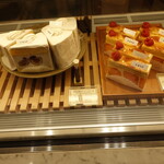 ルポ バイ パティスリーイーズ - ショーケース